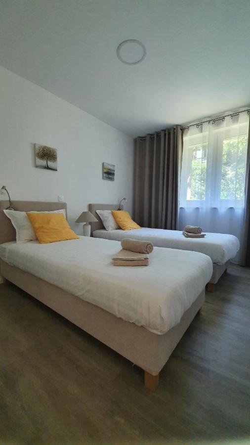 Divine View Apartma Njivice Exterior foto